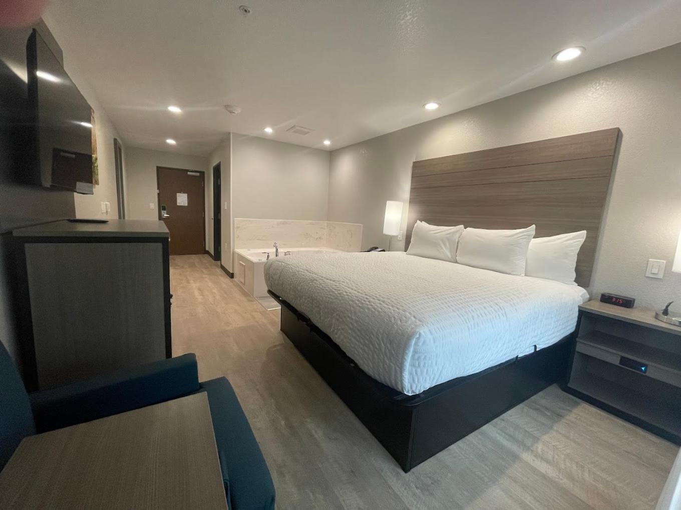 Отель Clarion Pointe Форт-Уэрт Экстерьер фото