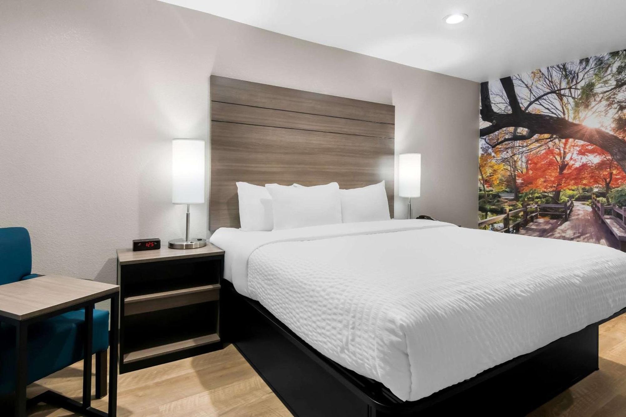 Отель Clarion Pointe Форт-Уэрт Экстерьер фото