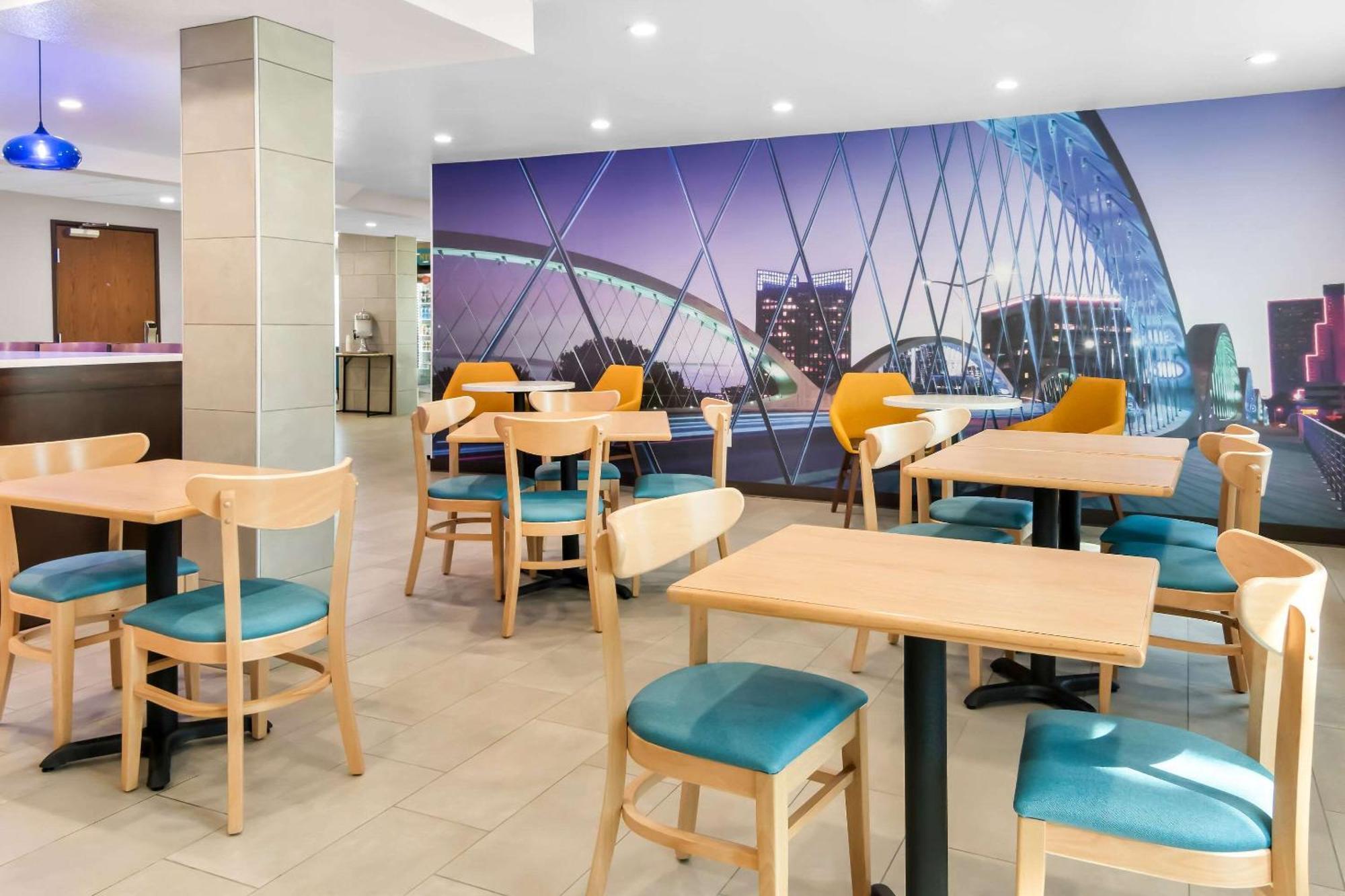 Отель Clarion Pointe Форт-Уэрт Экстерьер фото